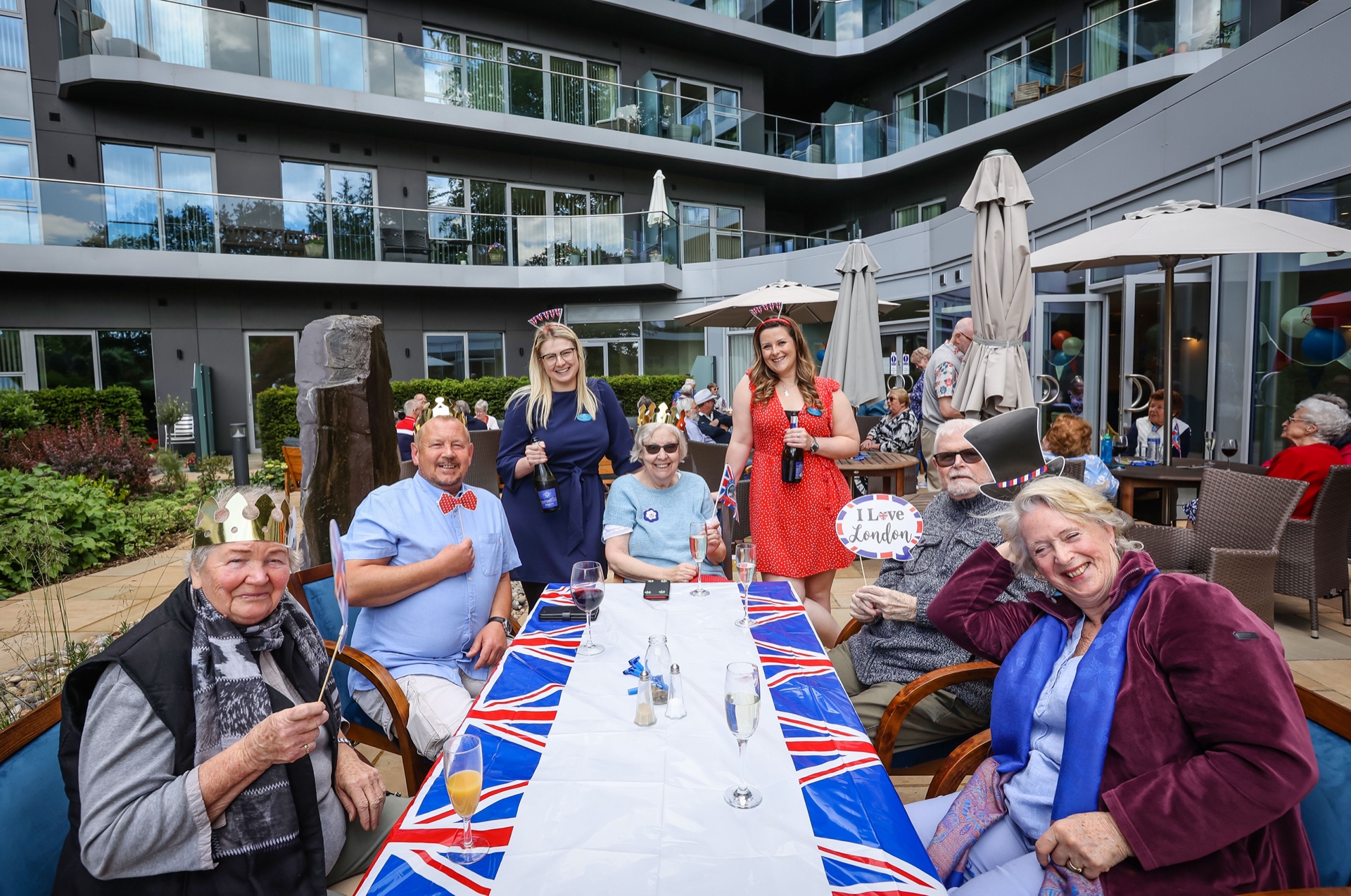 Vista residents enjoying jubilee party in the garden